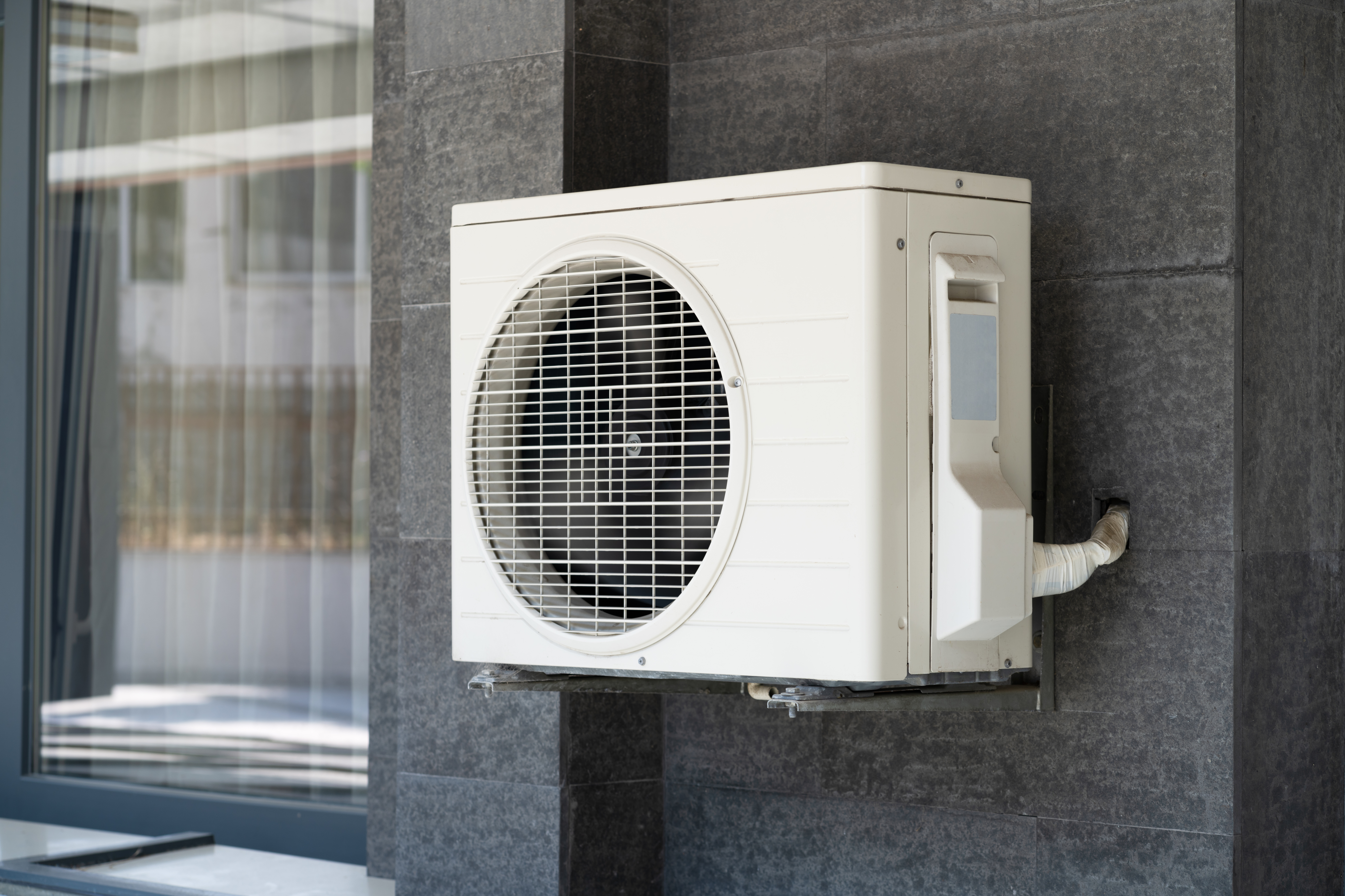 Central Air vs. Ductless Systems